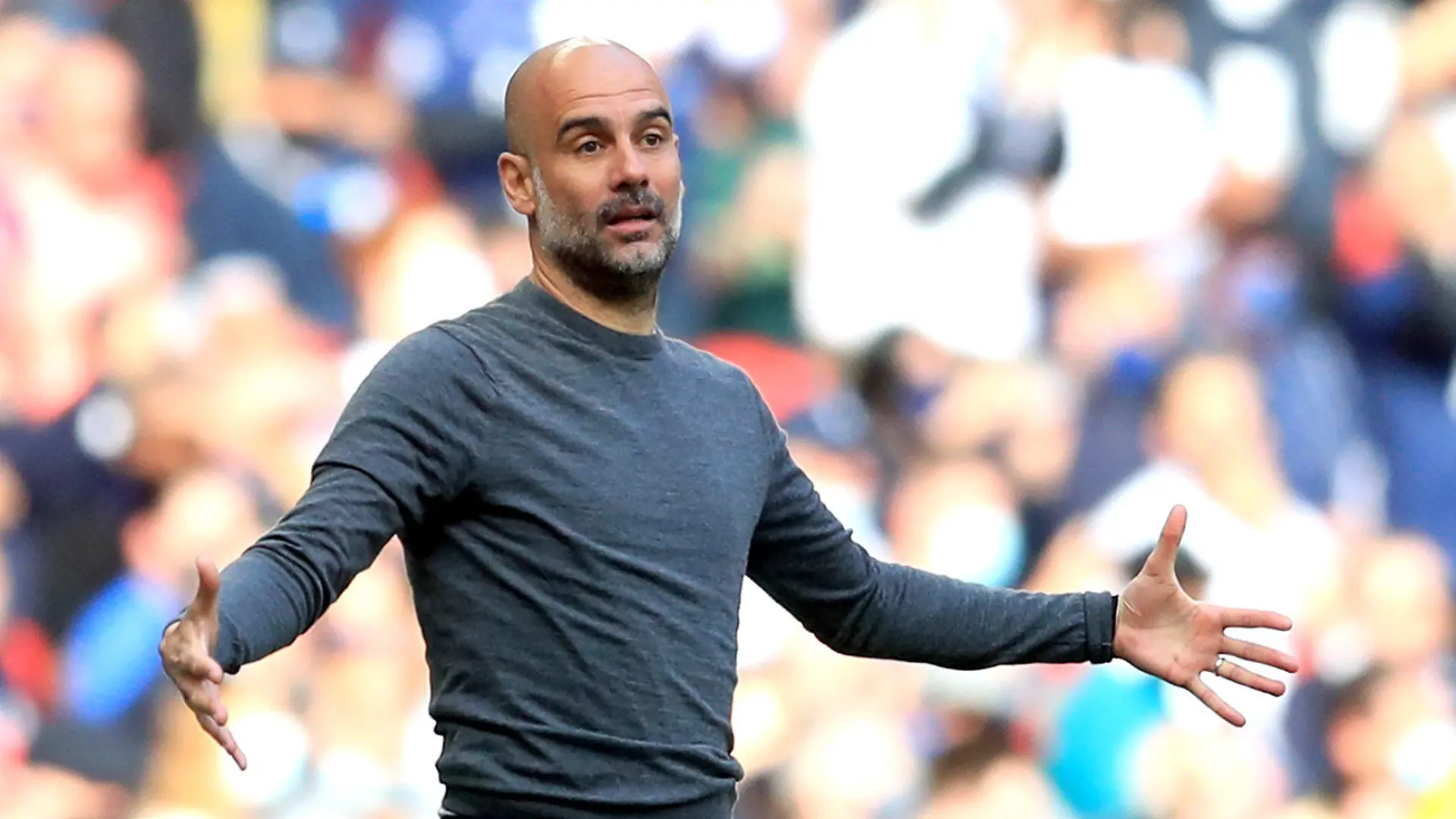 ARCHIV - 25.04.2021, Großbritannien, London: Fußball: Liga-Pokal England, Tottenham Hotspur - Manchester City, Finale im Wembley-Stadion. Pep Guardiola, Cheftrainer von Manchester City gestikuliert während des Spiels. (zu dpa «Guardiola stapelt vor Citys Champions-League-Match in Paris tief») Foto: Adam Davy/PA Wire/dpa +++ dpa-Bildfunk +++