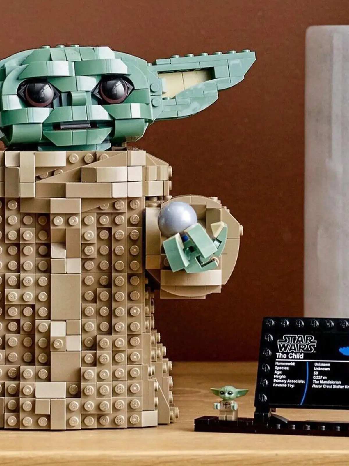 'Baby Yoda'  Legofigur zum Star-Wars-Tag.