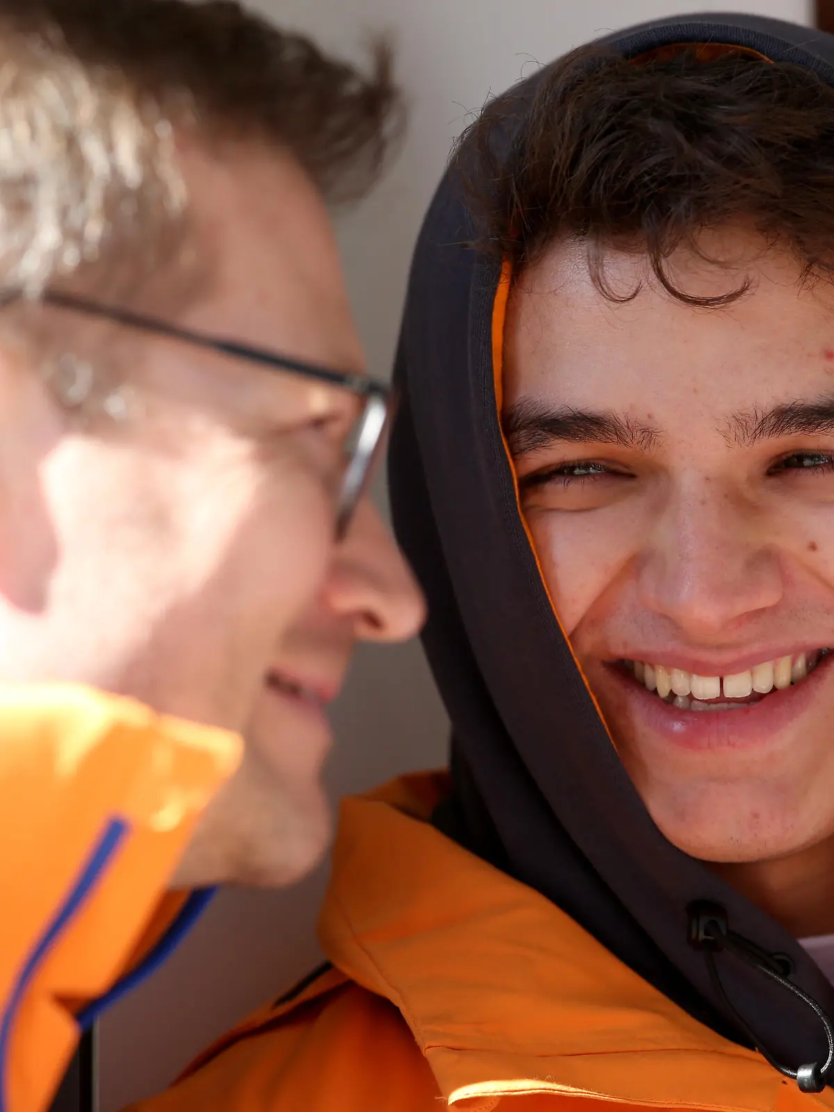 BARCELONA, SPAIN - FEBRUARY 26: Lando Norris of Great Britain and McLaren F1 talks with McLaren Team Principal Andreas Seidl in the garage during Day One of F1 Winter Testing at Circuit de Barcelona-Catalunya on February 26, 2020 in Barcelona, Spain. (Photo by Charles Coates/Getty Images)