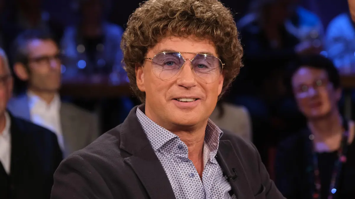  Hamburg Atze Schröder beim Fototermin der NDR Talk Show im NDR Studio Hamburg Lokstedt am 5.10.2019 vor der Sendung am 11.10.2019 im NDR Fernsehen  Hamburg Atze Schröder at the photo shoot of the NDR Talk Show at NDR Studio Hamburg Lokstedt on 5 10 2019 before the show on 11 10 2019 on NDR Television 