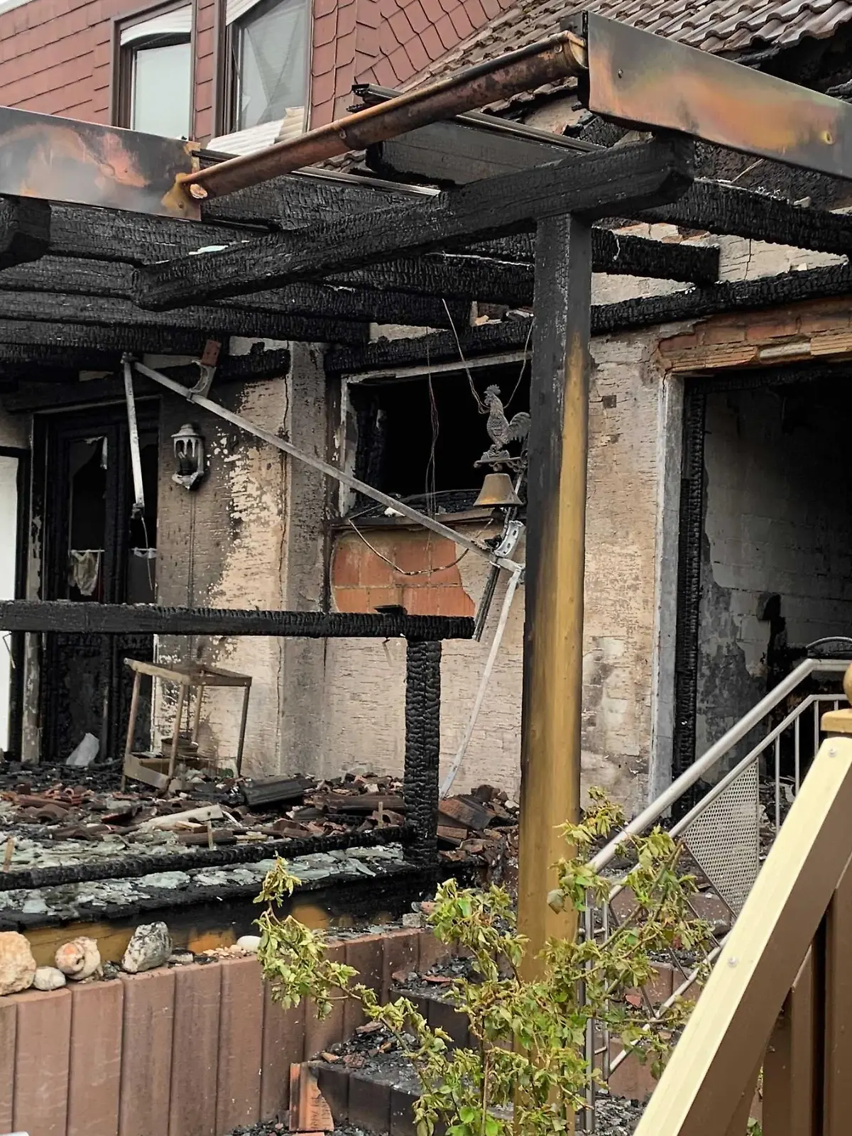In Fuldabrück ist in der Nacht zum 4.5.2021 ein Reihenhaus in Flammen aufgegangen.