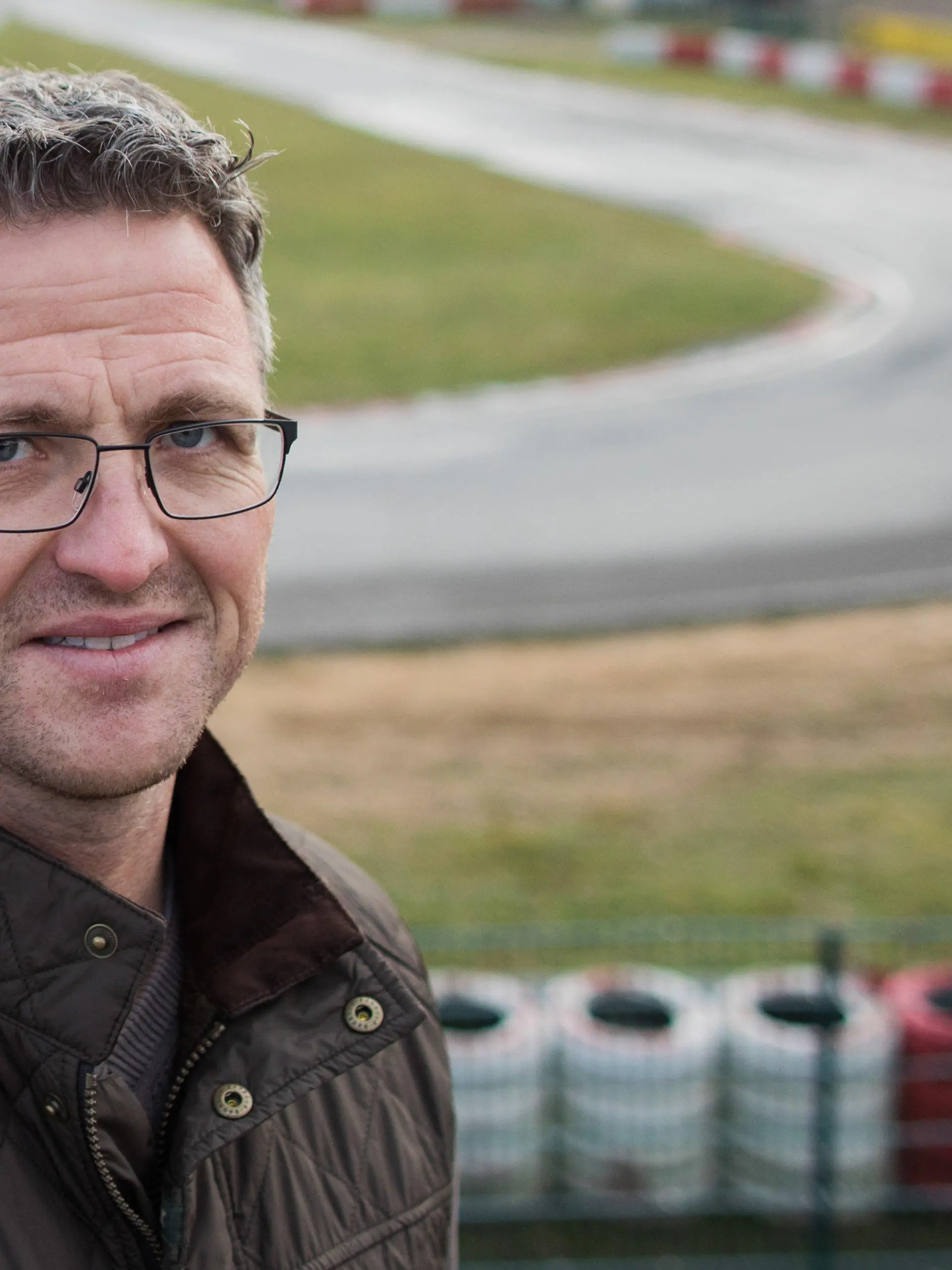 ARCHIV - 10.01.2018, Nordrhein-Westfalen, Kerpen: Der ehemalige Formel 1-Rennfahrer Ralf Schumacher auf der Kartbahn. (zu dpa: Ralf Schumacher: Motorsport-Nachwuchs «schon länger vernachlässigt») Foto: Rolf Vennenbernd/dpa +++ dpa-Bildfunk +++