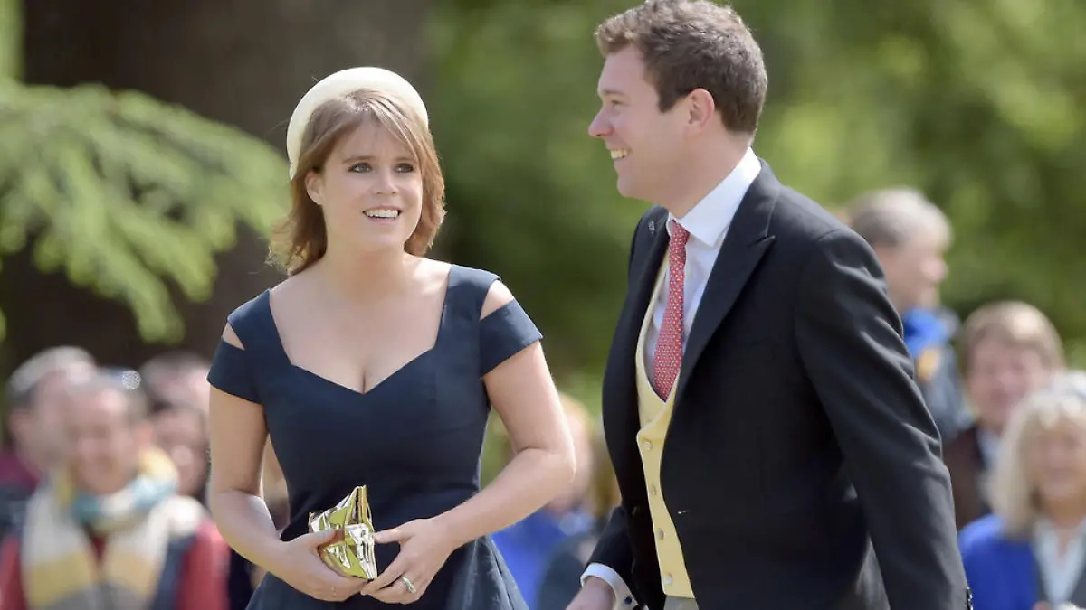 Prinzessin Eugenie postet süße Fotos von Baby August