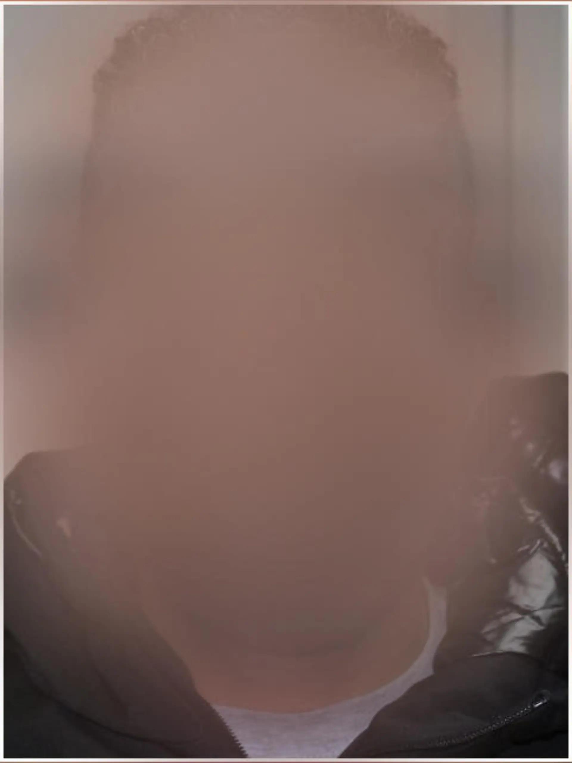 Die Hamburger Polizei hat die Fahndung  nach einem Flüchtigen Mann mit einer Rasierklinge im Magen beendet.