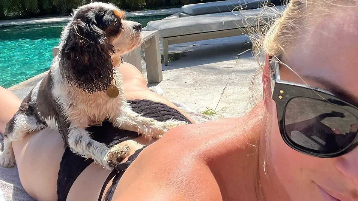 Lindsey Vonn genießt die Sonne.