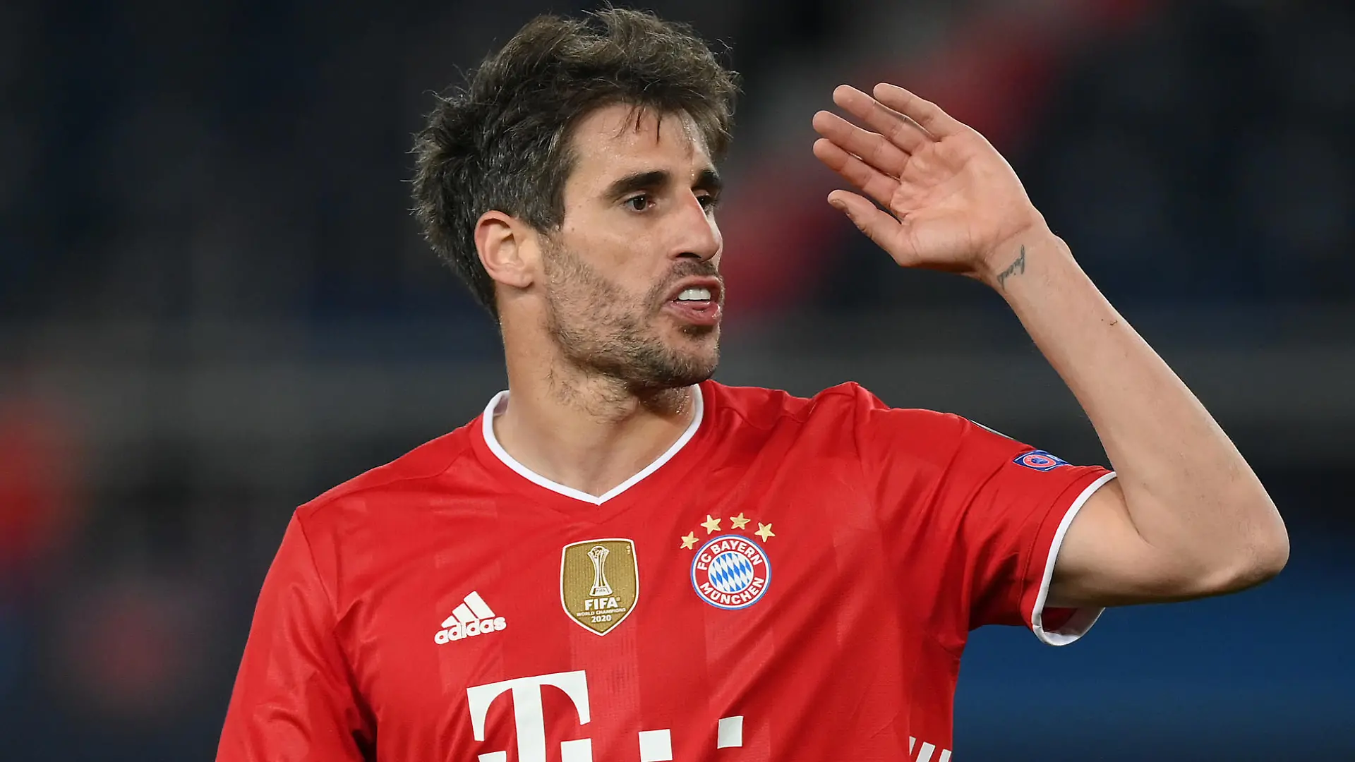 PARIS, FRANCE - APRIL 13: Javi Martinez of FC Bayern Muenchen reacts during the UEFA Champions League Quarter Final Second Leg match between Paris Saint-Germain and FC Bayern Munich at Parc des Princes on April 13, 2021 in Paris, France. (Photo by Matthias Hangst/Getty Images)