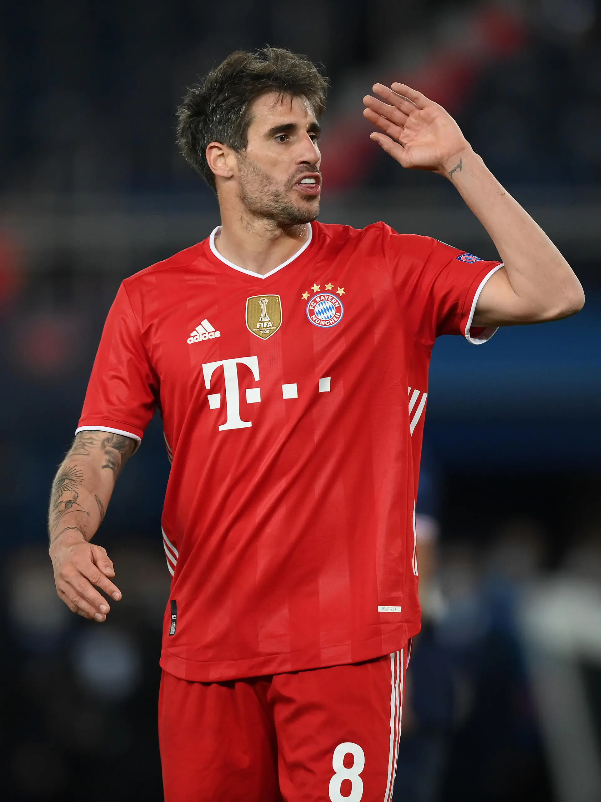 PARIS, FRANCE - APRIL 13: Javi Martinez of FC Bayern Muenchen reacts  during the UEFA Champions League Quarter Final Second Leg match between Paris Saint-Germain and FC Bayern Munich at Parc des Princes on April 13, 2021 in Paris, France. (Photo by Matthias Hangst/Getty Images)
