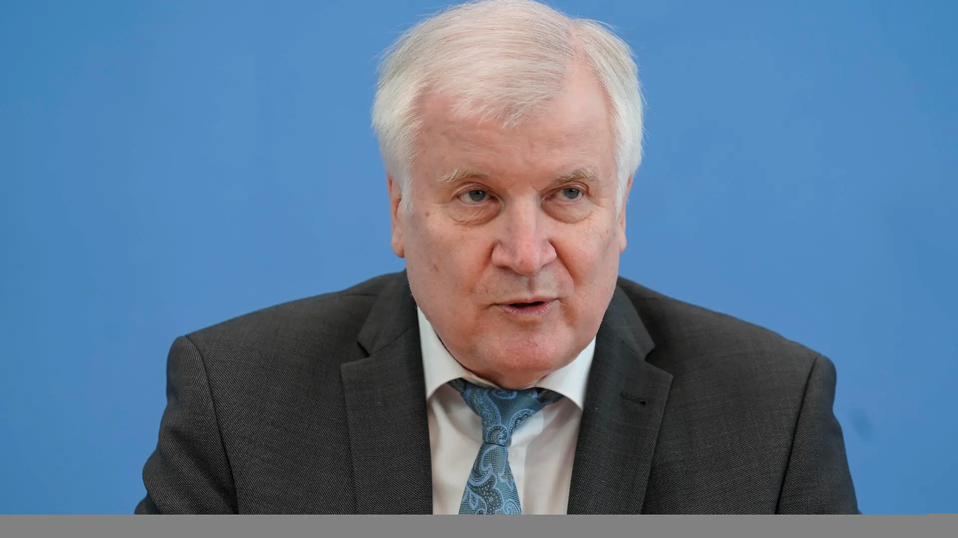 Vorstellung Fallzahlen Politische Motivierte Kriminalitaet 2020 Aktuell,04.05.2021,Berlin,Horst Seehofer der Innenminister Bundesminister des Innern, fuer Bau und Heimat im Portrait bei der Bundespressekonferenz zum Thema Vorstellung Fallzahlen Politische Motivierte Kriminalitaet 2020 Berlin Berlin Deutschland *** Presentation of case numbers Politically Motivated Crime 2020 News,04 05 2021,Berlin,Horst Seehofer the Minister of the Interior Federal Minister of the Interior, for Construction and Homeland in the portrait at the Federal Press Conference on the topic Presentation of case numbers Politically Motivated Crime 2020 Berlin Berlin Germany 