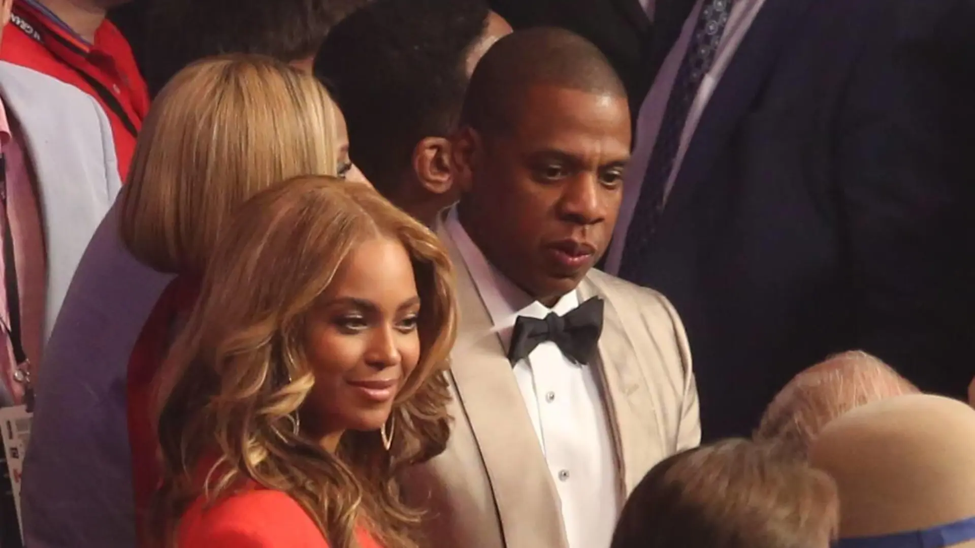 May 2, 2015 - Las Vegas, Nevada, U.S. - JAY-Z and BEYONCE ringside to watch as F. Mayweather battle M. Pacquiao at the MGM Grand Garden Arena. Las Vegas U.S. PUBLICATIONxINxGERxSUIxAUTxONLY - ZUMAd83_
May 2 2015 Las Vegas Nevada U S Jay Z and Beyonce ringside to Watch As F Mayweather Battle M Pacquiao AT The MGM Grand Garden Arena Las Vegas U S PUBLICATIONxINxGERxSUIxAUTxONLY ZUMAd83_