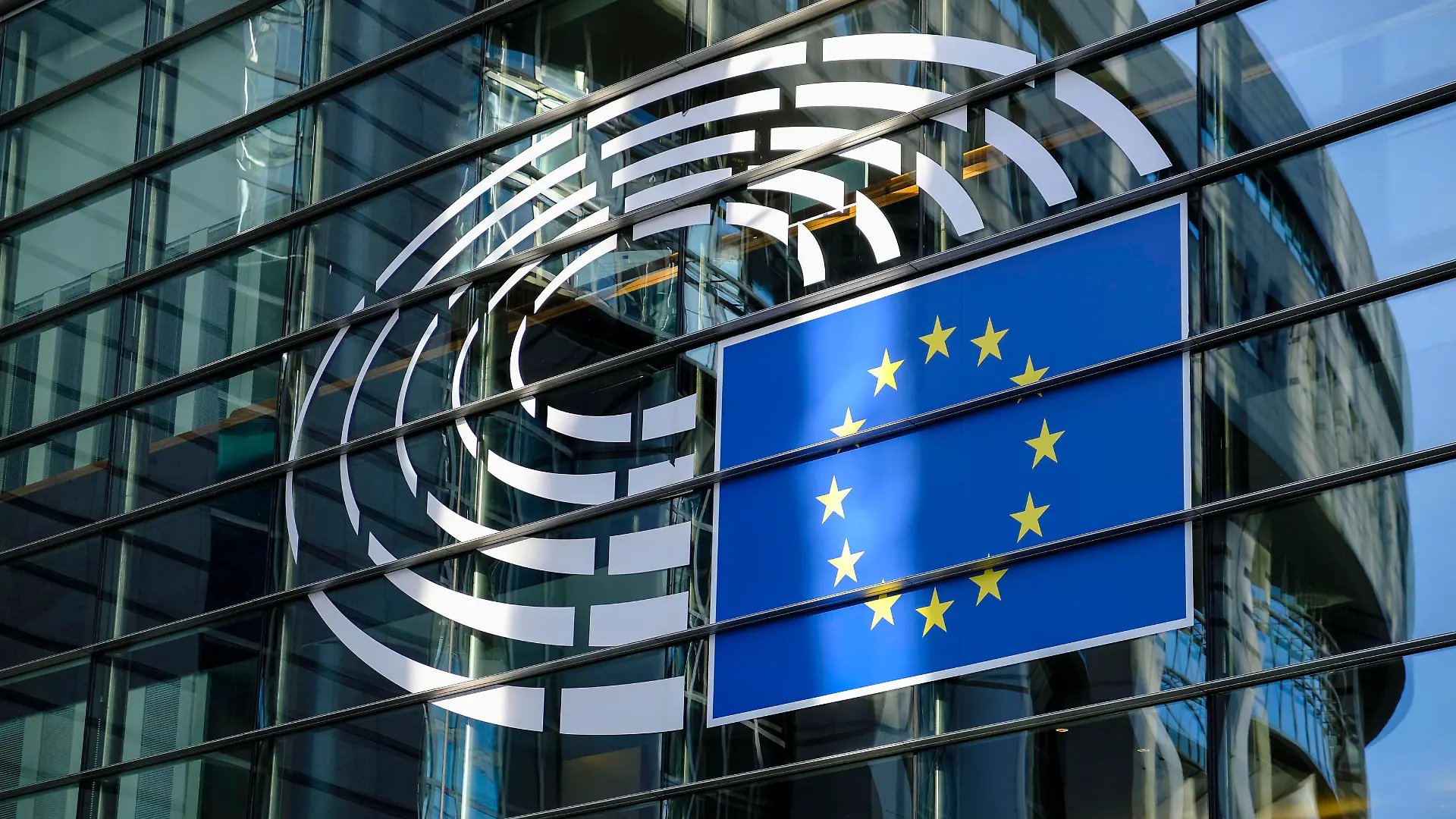 20.09.2019, Bruessel, Belgien - Logo des Europaeischen Parlaments in Bruessel am Gebaeude Altiero Spinelli *** 20 09 2019, Brussels, Belgium Logo of the European Parliament in Brussels at the Altiero Spinelli building