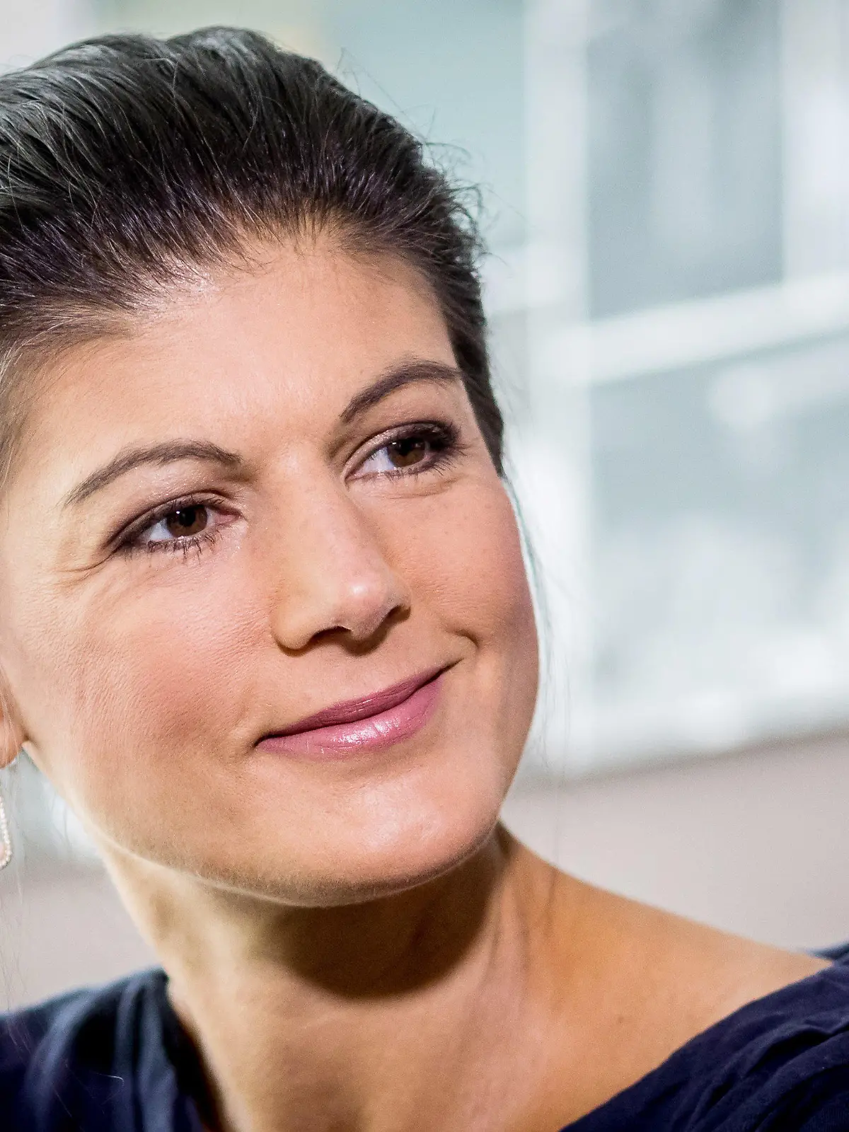 ARCHIV - Sahra Wagenknecht, Fraktionsvorsitzende der Linken im Deutschen Bundestag, aufgenommen am 14.07.2017 in Berlin.   (zu dpa: "Studie: Attraktive Politiker haben größeren Wahlerfolg") Foto: Michael Kappeler/dpa +++(c) dpa - Bildfunk+++