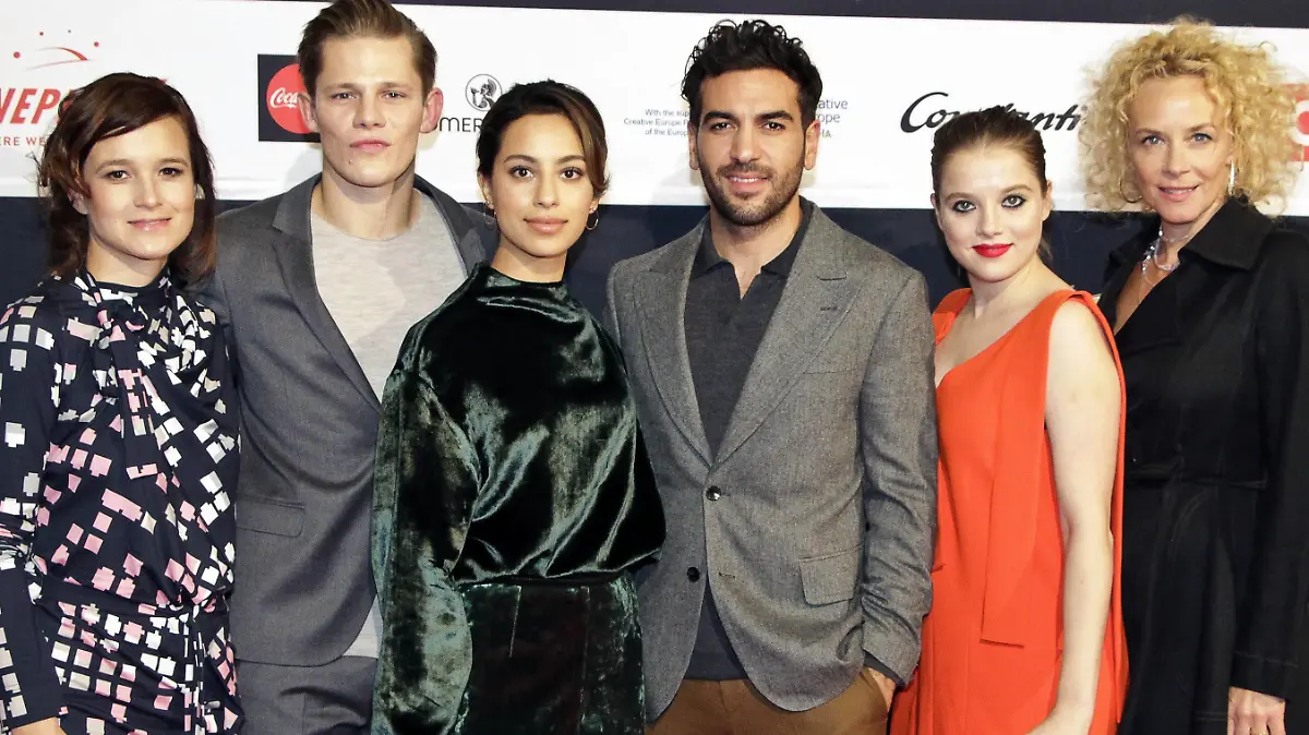 Lena Schönmann, Max von der Groeben, Gizem Emre, Elyas M Barek, Jella Haase und Katja Riemann bei der Premiere des Kinofilms Fack ju Göhte 3 im Cineplexx Donau Plex. Wien, 25.10.2017 *** Lena Schönmann Max from the Groeben Gizem Emre Elyas M Barek Jella Haase and Katja Riemann at the Premiere the Cinema Fack JU Göhte 3 in Cineplexx Danube Plex Vienna 25 10 2017 Foto:xB.xLoschanx/xFuturexImage