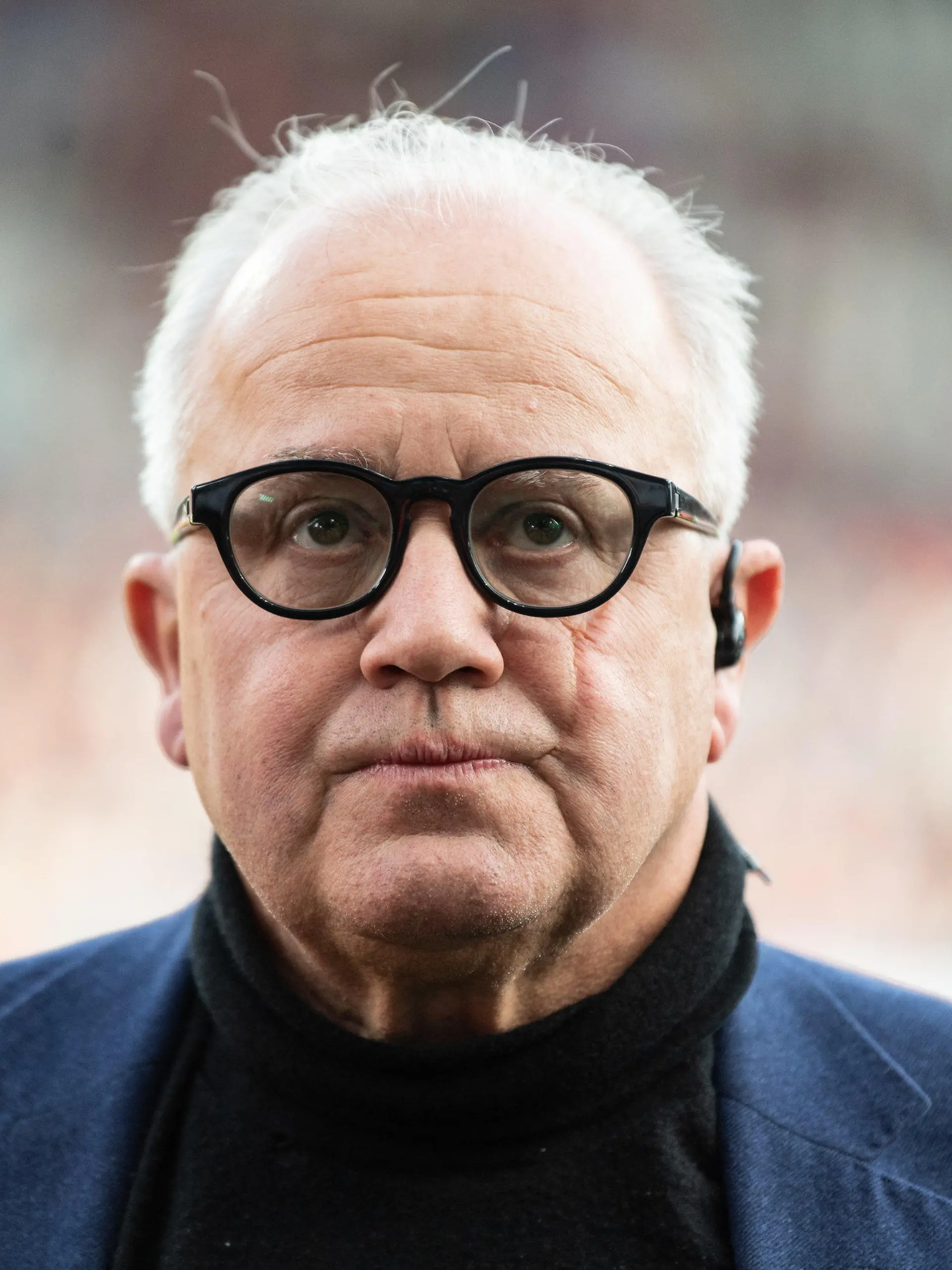 ARCHIV - 22.02.2020, Baden-Württemberg, Freiburg: Fritz Keller, Präsident des Deutschen Fußball-Bundes (DFB), aufgenommen während des Bundesliga-Fußballspiels zwischen SC Freiburg und Fortuna Düsseldorf. Keller hat sich mit einer verbalen Entgleisung selbst ins Abseits gestellt, klammert sich trotz des öffentlichen Entsetzens über seinen Nazi-Vergleich aber an seinen Posten. «Einen Rückrittt schließe ich aus», sagte der 64 Jahre alte Freiburger am Dienstag der Deutschen Presse-Agentur. (zu dpa «Trotz «Entsetzen» im Sport: DFB-Boss Keller will nicht zurücktreten») Foto: Patrick Seeger/dpa +++ dpa-Bildfunk +++