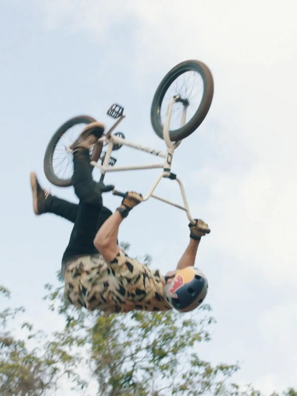 Bild zu: " Irre Stunts mit dem BMX-Rad"