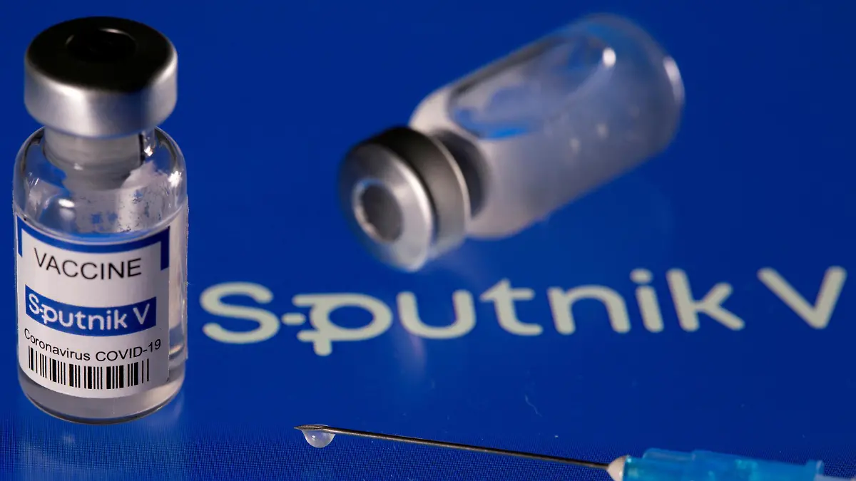 FILE PHOTO: Phial labelled "Sputnik V coronavirus disease (COVID-19) vaccine", March 24, 2021. REUTERS / Dado Ruvic/File Photo