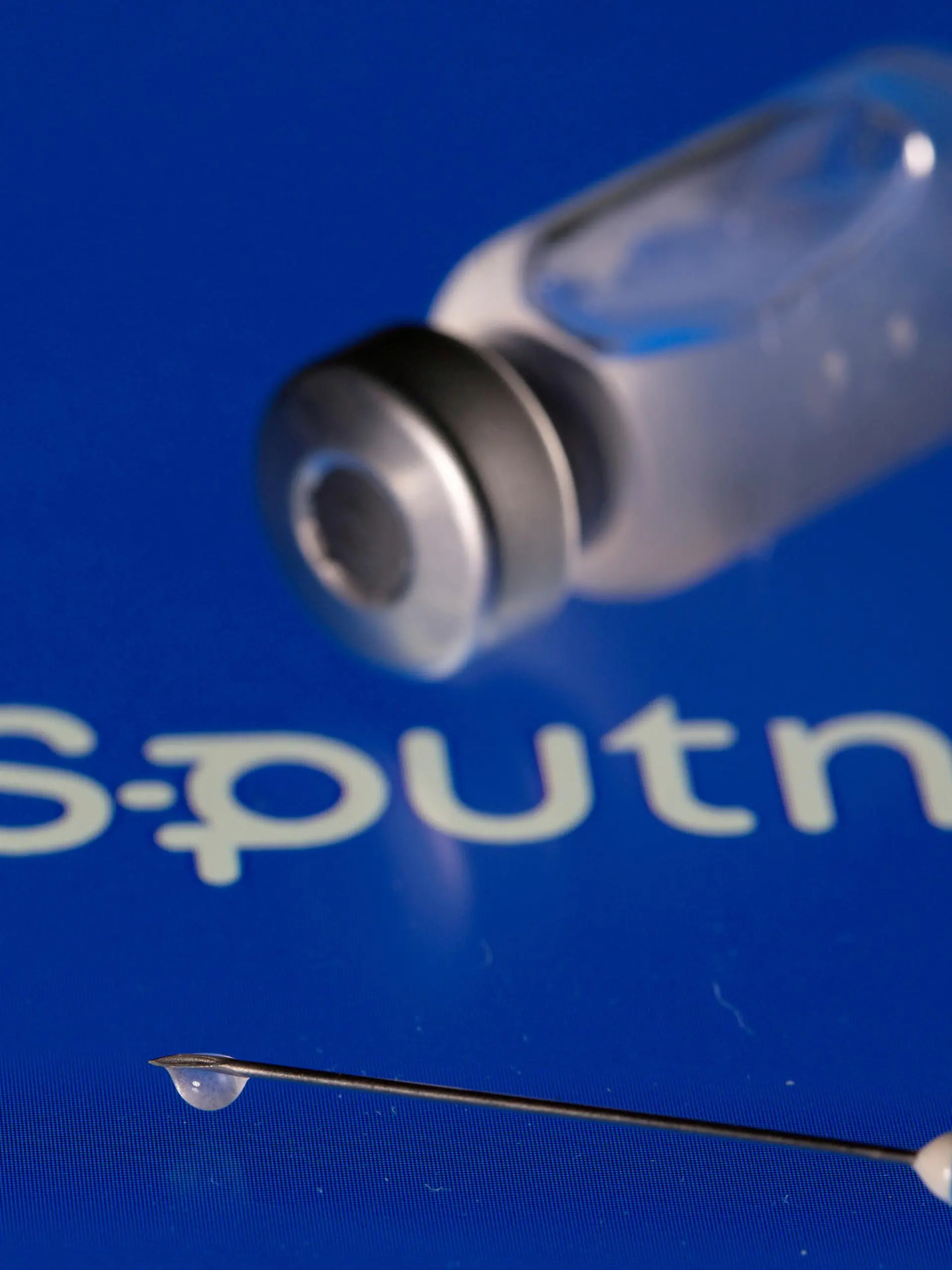 FILE PHOTO: Phial labelled "Sputnik V coronavirus disease (COVID-19) vaccine", March 24, 2021. REUTERS / Dado Ruvic/File Photo