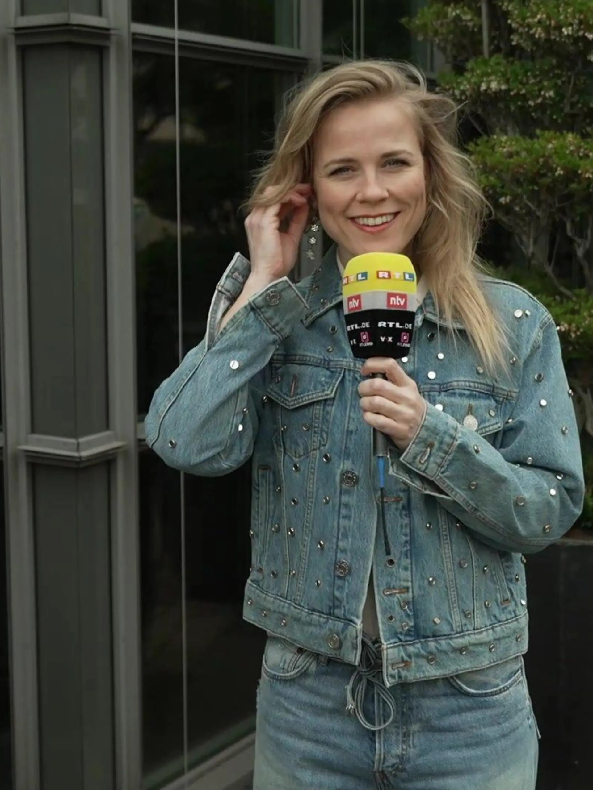 Ilse DeLange berichtet live aus dem Training.