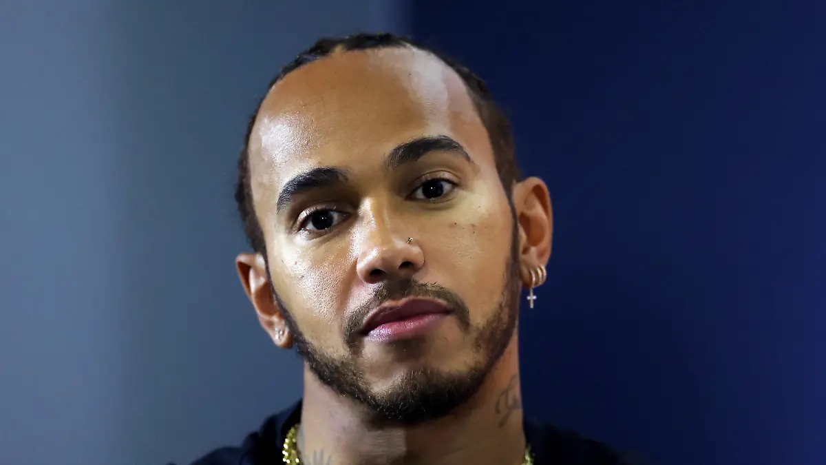 ARCHIV - 20.02.2020, Spanien, Barcelona: Lewis Hamilton von Mercedes während der Testfahrten der Formel 1 vor der Saison auf der Rennstrecke Barcelona Catalunya. Hamilton hat die Kritik von Mario Andretti an seinem Einsatz gegen Rassismus scharf zurückgewiesen. (zu dpa «Kampf gegen Rassismus: Hamilton weist Andrettis Kritik zurück») Foto: David Davies/PA Wire/dpa +++ dpa-Bildfunk +++