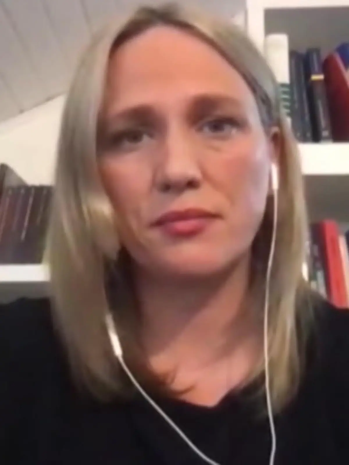 Ex-Fußballprofi Christoph Metzelder ist für die Weitergabe von kinder- und jugendpornografischen Dateien zu zehn Monaten Haft auf Bewährung verurteilt worden. Vielen erscheint das Urteil zu lasch. Elisa Hoven ist Professorin für Strafrecht an der Universität Leipzig und erklärt, dass härtere Strafe möglich gewesen wäre.
