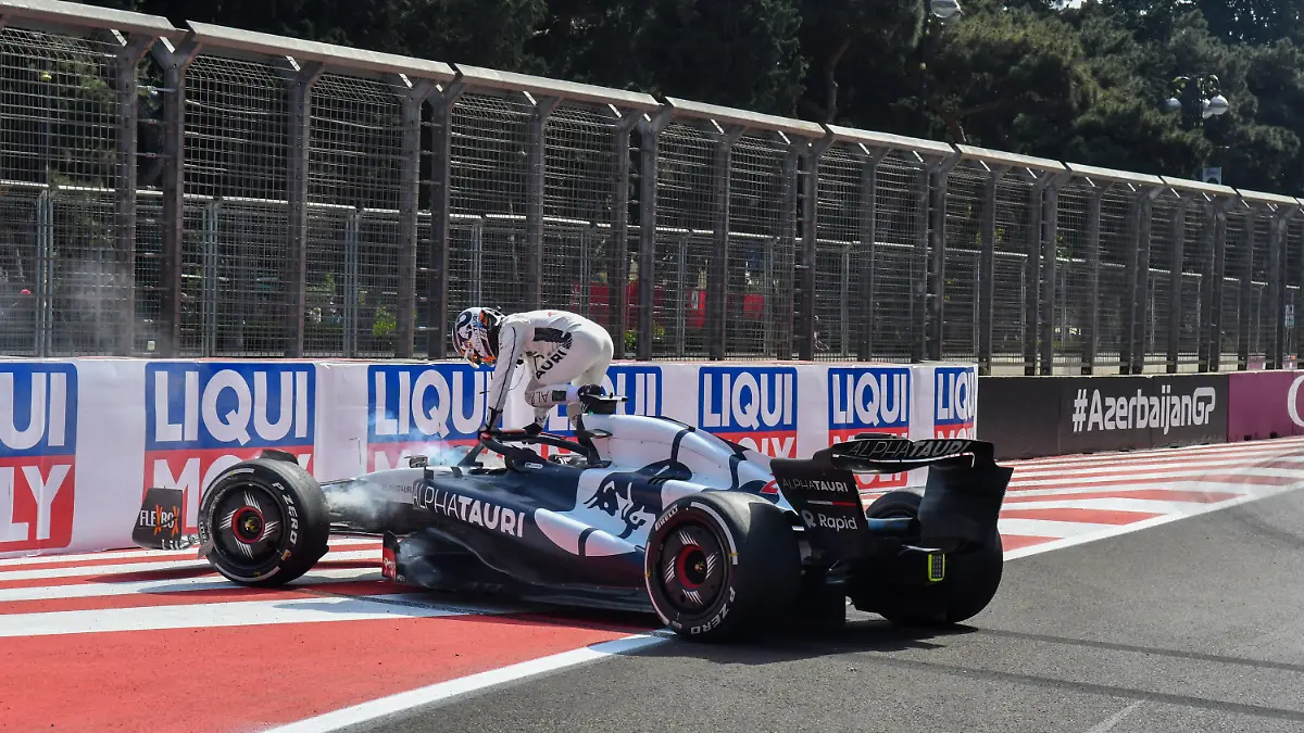 Formel 1 GP Baku Azerbaijan. Sonntag 30.04.2023 Nyck de Vries NED Crash Scuderia Alpha Tauri Formel 1 GP Baku Azerbaijan. Sonntag 30.04.2023 *** Formula 1 GP Baku Azerbaijan Sunday 30 04 2023 Nyck de Vries NED Crash Scuderia Alpha Tauri Formula 1 GP Baku Azerbaijan Sunday 30 04 2023 Copyright: xBEAUTIFULxSPORTS/Erlhofx
