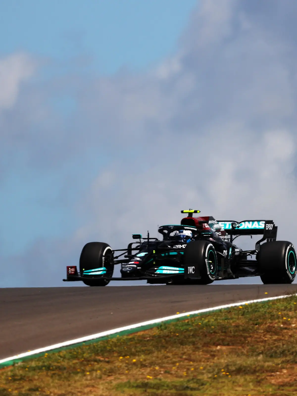 PORTIMAO, PORTUGAL - APRIL 30: Valtteri Bottas of Finland driving the (77) Mercedes AMG Petronas F1 Team Mercedes W12 on track during practice ahead of the F1 Grand Prix of Portugal at Autodromo Internacional Do Algarve on April 30, 2021 in Portimao, Portugal. (Photo by Bryn Lennon/Getty Images)