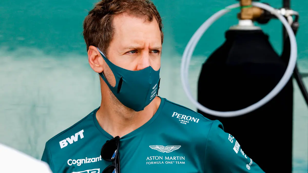Formula 1 2021: Portuguese GP ALGARVE INTERNATIONAL CIRCUIT, PORTUGAL - APRIL 29: Sebastian Vettel, Aston Martin during the Portuguese GP at Algarve International Circuit on Thursday April 29, 2021 in Portimao, Portugal. Photo by Charles Coates / LAT Images Images PUBLICATIONxINxGERxSUIxAUTxHUNxONLY GP2103_092131_N3I3799
