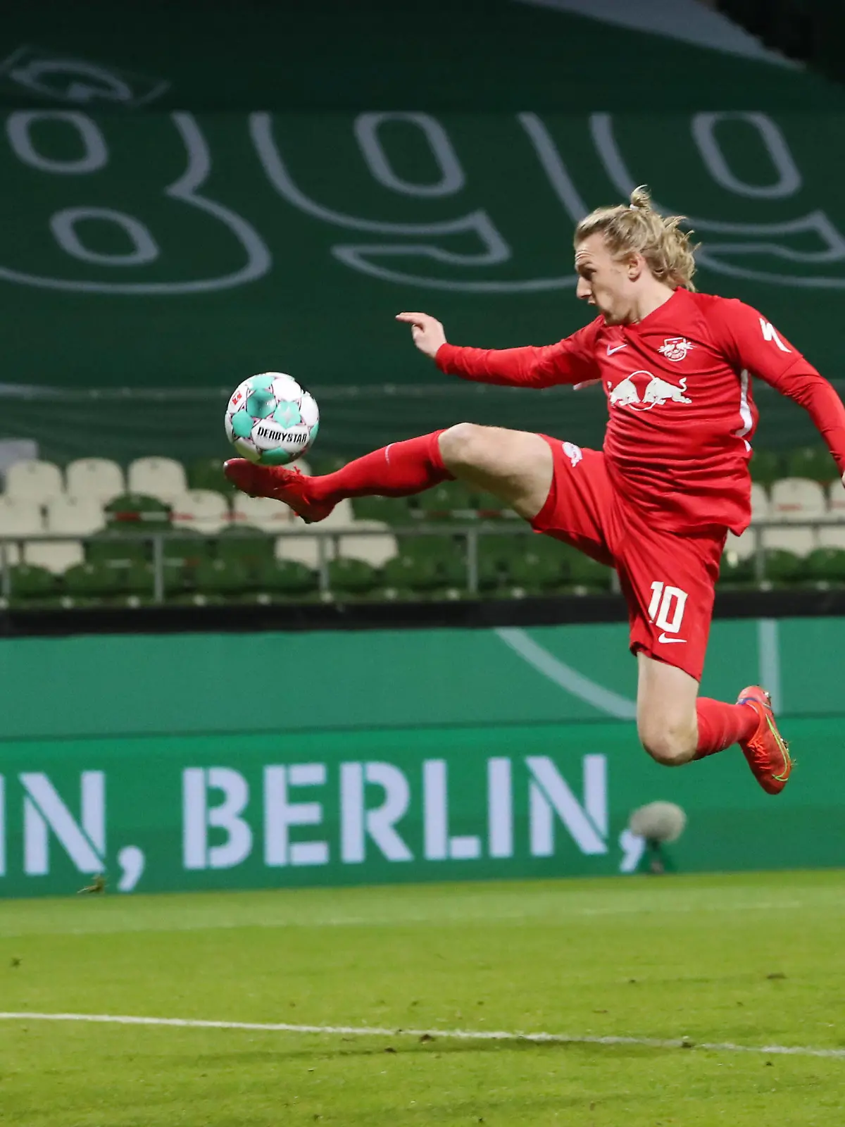 Emil Forsberg im Anflug.