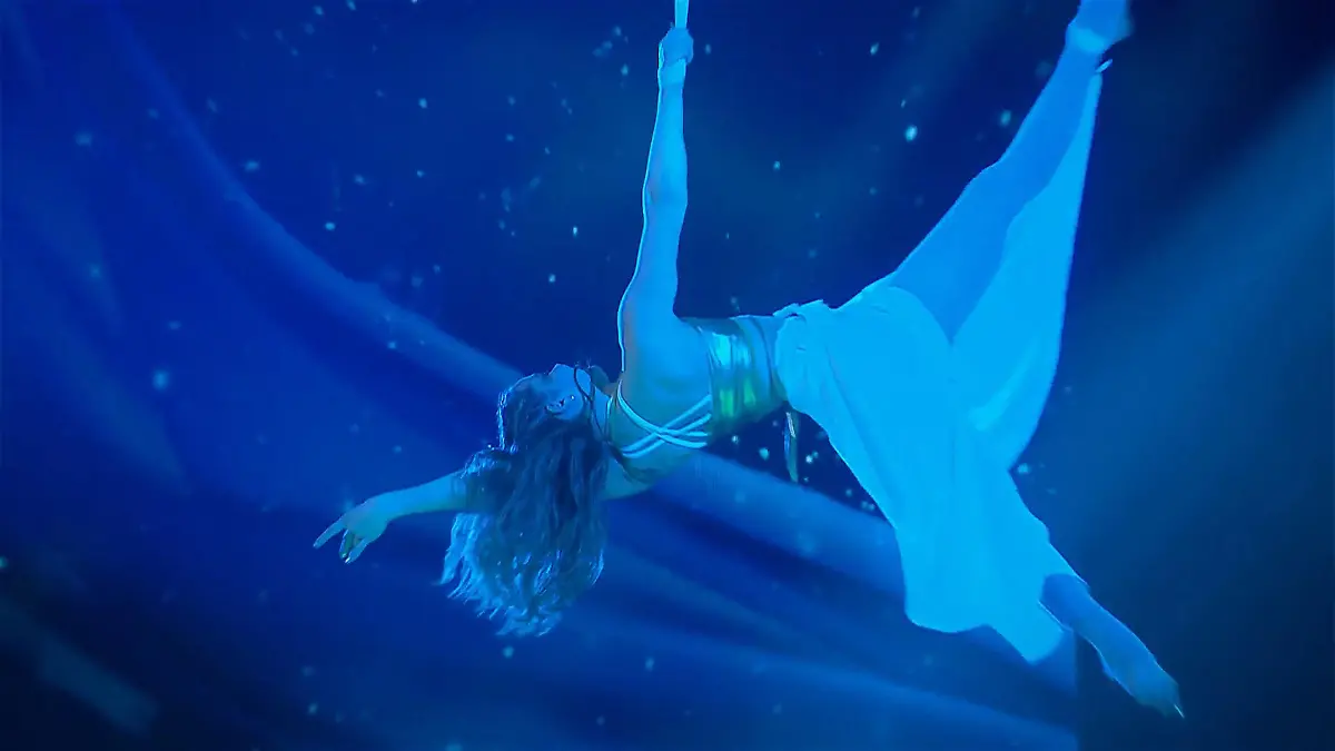 Beeindruckende neue Tricks von Anja Luna Absolute Premiere