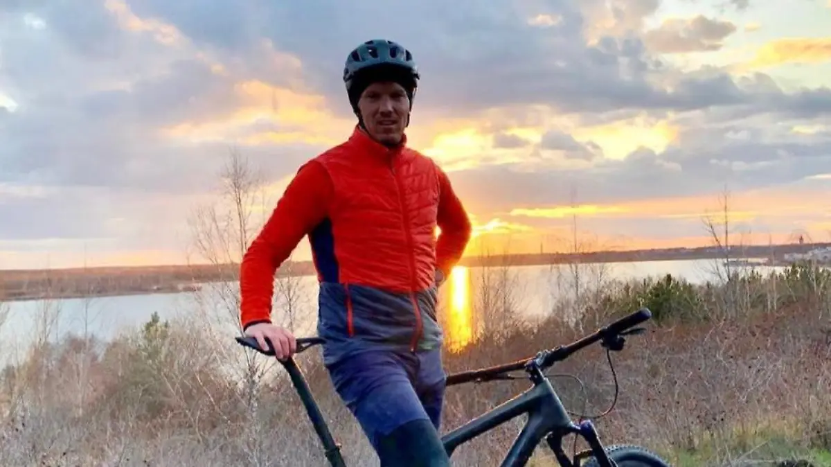 Julian Nagelsmann auf seinem Mountainbike.