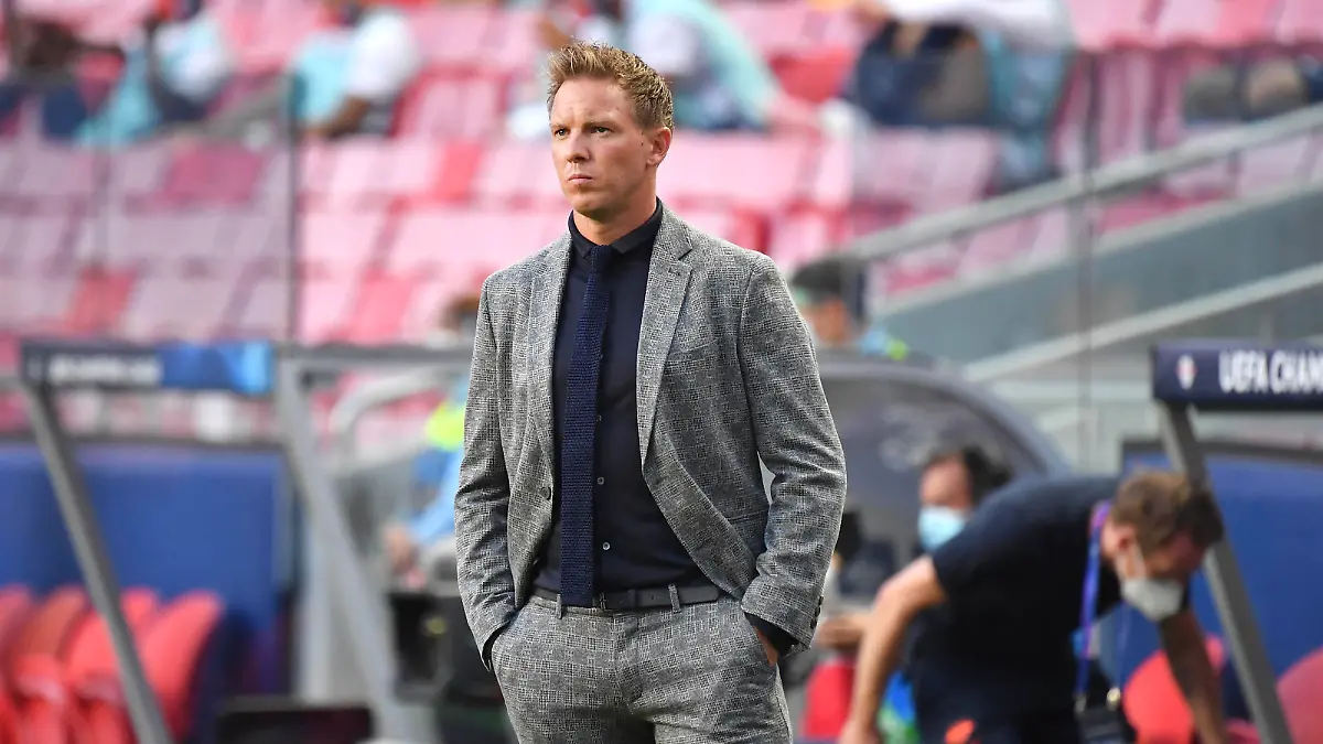 Das Nagelsmann-Outfit im Champions-League-Spiel der Bayern gegen Paris aus dem Jahr 2020 in ganzer Pracht