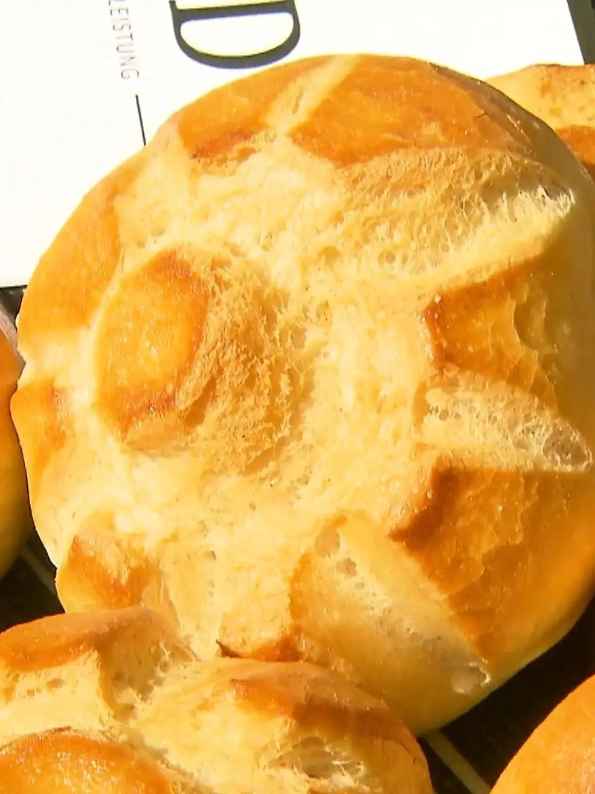 Bild zu: "Brote und Brötchen unter der Lupe"