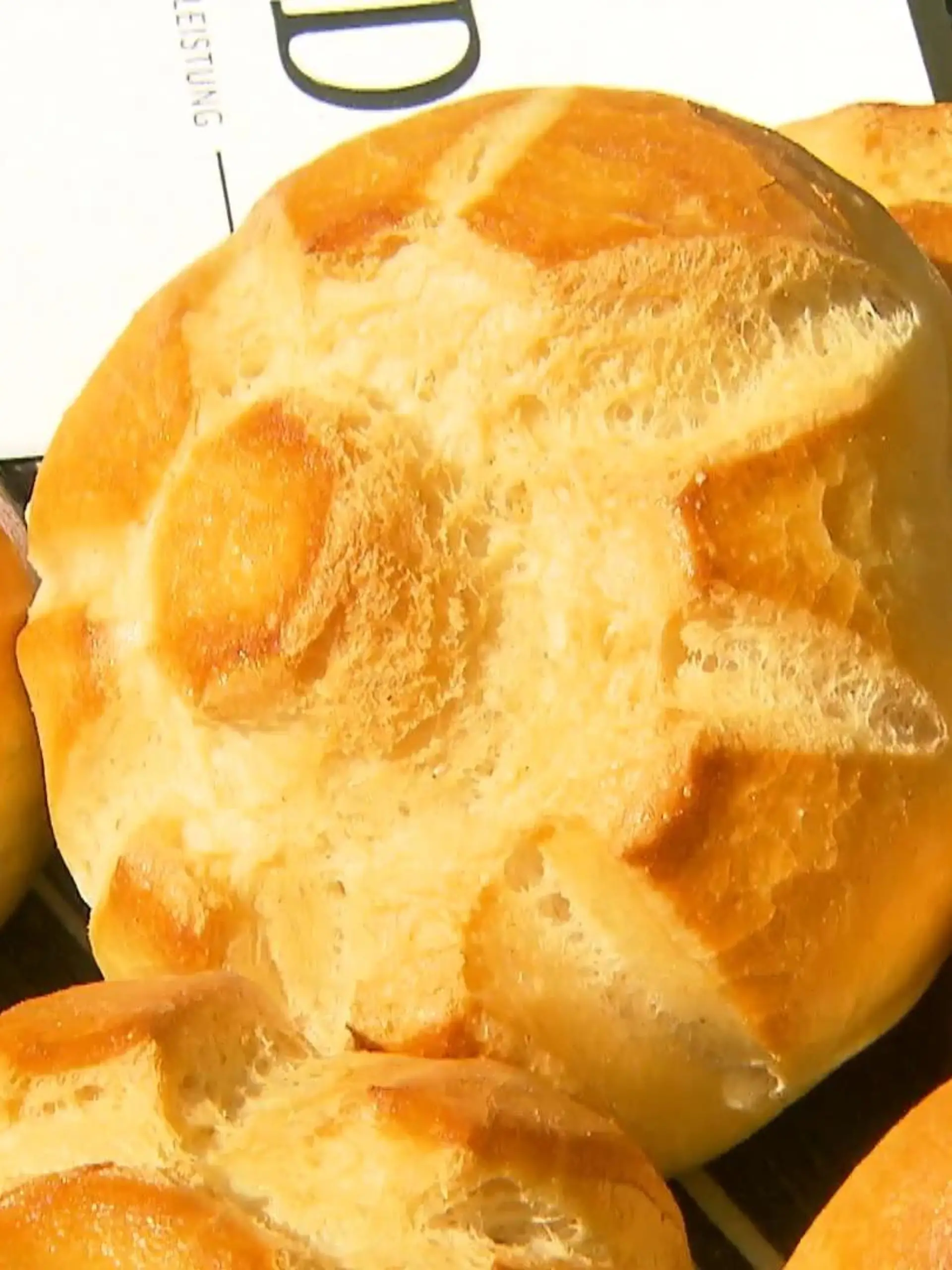 Bild zu: "Brote und Brötchen unter der Lupe"