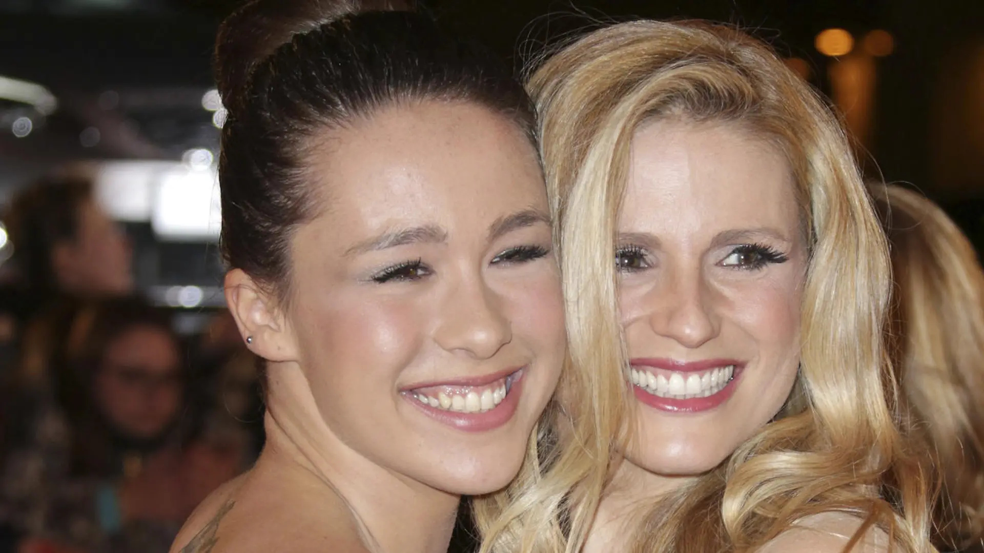 Michelle Hunziker und Aurora Hunziker-Ramazzotti bei der Verleihung der 51. Goldenen Kamera 2016 in der Hamburg Messe. Hamburg, 06.02.2016 | Verwendung weltweit