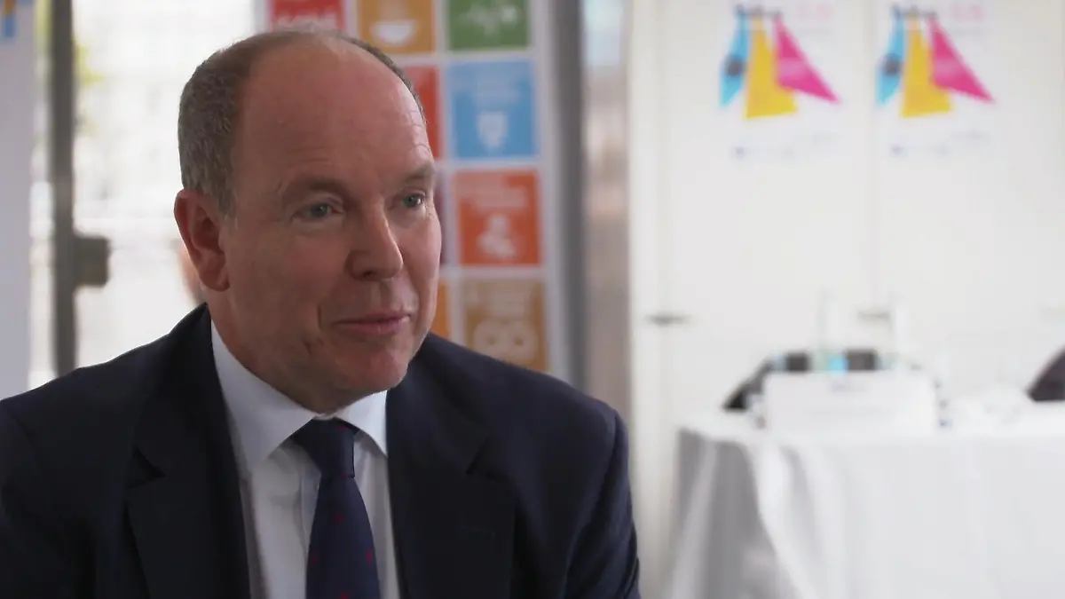 Fürst Albert übt Kritik an Harry und Meghan Oprah-Interview gefällt ihm nicht