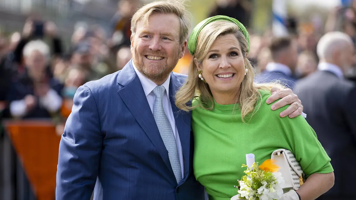 ROTTERDAM - King Willem-Alexander and Queen Maxima during the celebration of King s Day in Rotterdam. The visit marked the tenth anniversary of Willem-Alexander s reign. ANP SEM VAN DER WAL netherlands out - belgium out PUBLICATIONxINxGERxSUIxAUTxONLY Copyright: xx x467968097x originalFilename: 467968097.jpg