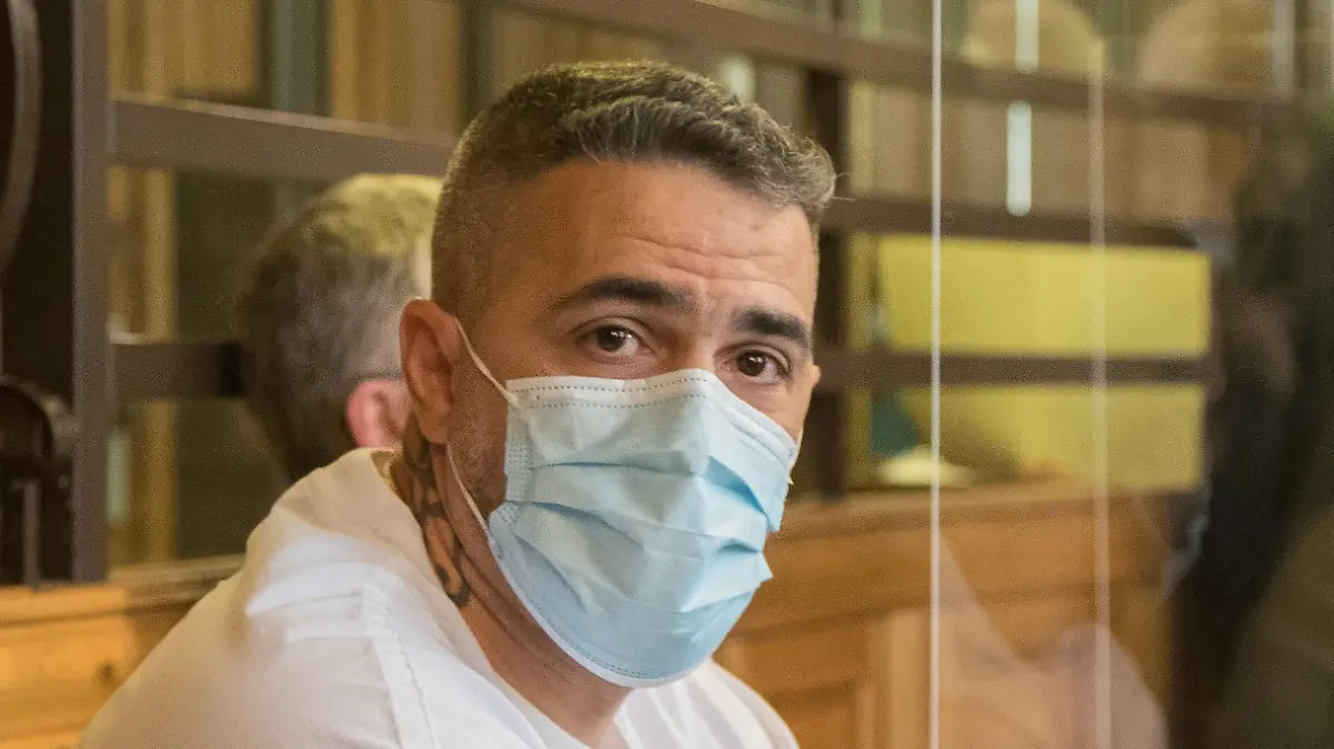 Achtung Personen muessen eigenständig unkenntlich gemacht werden Berlin den 17.08.2020 Bild-Motiv: Nebenklaeger Bushido 10.30 Strafkammer 38, Saal 500 Delikt: versuchte schwere raeuberische Erpressung, Freiheitsberaubung, gefaehrliche Koerperverletzung, Noetigung, Beleidigung, Untreue u.a. 1 Arafat Abou-Chaker 44 2 Yasser Abou-Chaker 39 3 Nasser Abou-Chaker 49 4 Rommel Abou-Chaker 42 -Sicherheitsverfuegung- -Akkreditierung- Das Verfahren richtet sich gegen Arafat A.-C. und drei seiner Brueder wegen verschiedener Vorwuerfe zum Nachteil des Rappers Bushido. Arafat A.-C. und Anis F. alias Bushido seien einst Partner im Musikgeschaeft gewesen. Die Taten sollen sich im Anschluss der 2017 von Bushido ausgehenden Auf