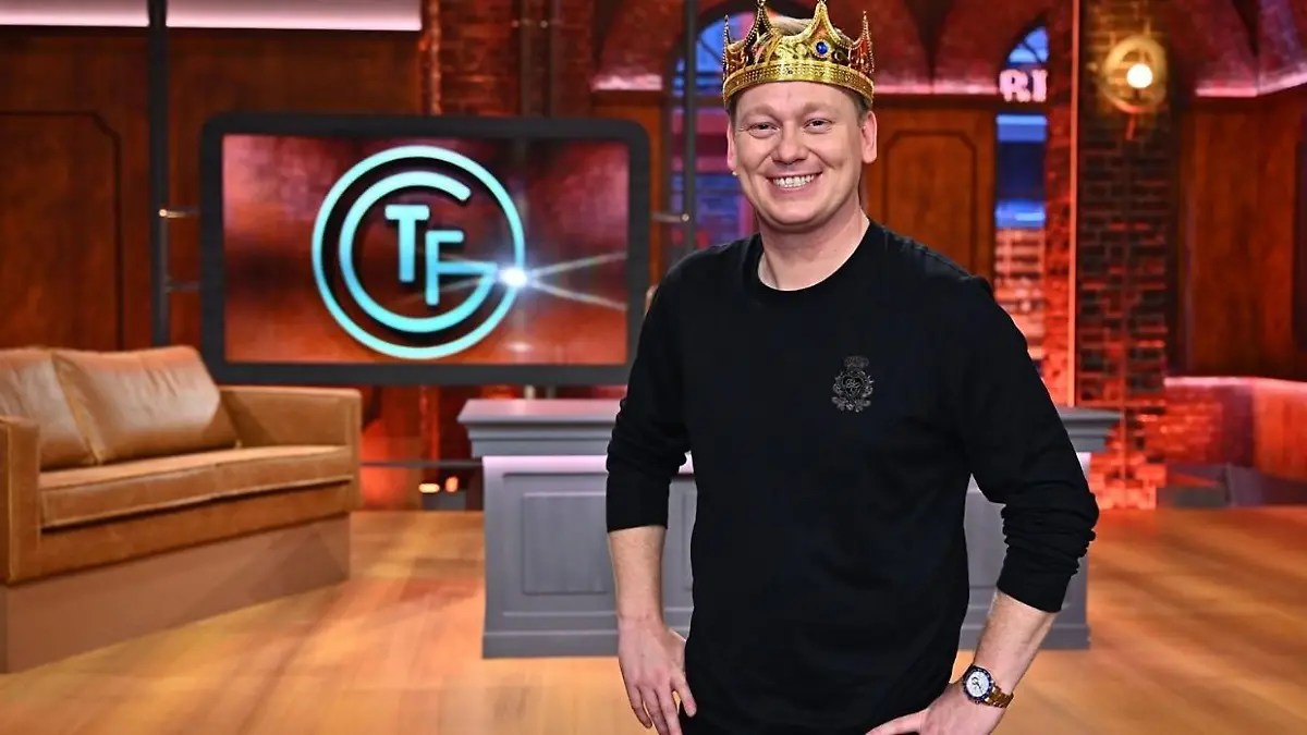 Knossi ist der neue Late-Night-Host bei "Täglich frisch geröstet"