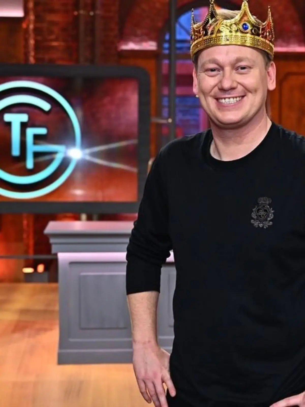 Knossi ist der neue Late-Night-Host bei "Täglich frisch geröstet"