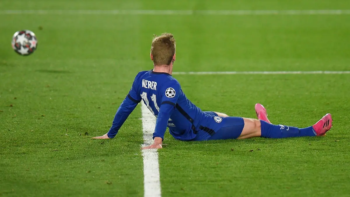  Mandatory Credit: Photo by Bagu Blanco/BPI/Shutterstock 11878321eh Timo Werner of Chelsea reacts after missing a cross Real Madrid v Chelsea, UEFA Champions League, Semi Final, First Leg, Football, Estadio Alfredo Di Stefano, Madrid, Spain - 27 Apr 2021 EDITORIAL USE ONLY No use with unauthorised audio, video, data, fixture lists, club/league logos or live services. Online in-match use limited to 120 images, no video emulation. No use in betting, games or single club/league/player publications. Real Madrid v Chelsea, UEFA Champions League, Semi Final, First Leg, Football, Estadio Alfredo Di Stefano, Madrid, Spain - 27 Apr 2021 EDITORIAL USE ONLY No use with unauthorised audio, video, data, fixture lists, club/league logos or live services. Online in-match use limited to 120 images, no video emulation. No use in betting, games or single club/league/player publications. PUBLICATIONxINxGERxSUIxAUTXHUNxGRExMLTxCYPxROMxBULxUAExKSAxONLY Copyright: xBaguxBlanco/BPI/Shutterstockx 11878321eh