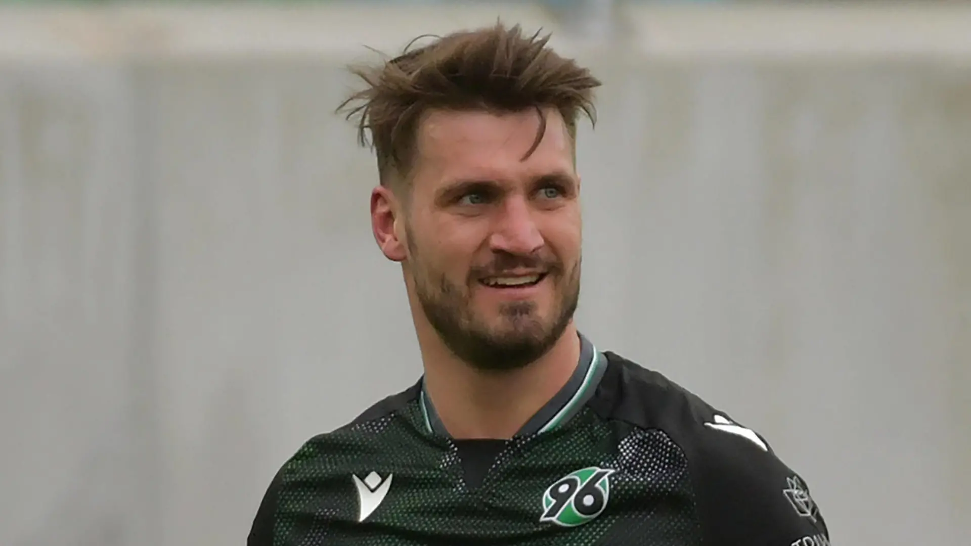 05.03.2023, xblx, Fussball 2.Bundesliga, Spvgg Greuther Fuerth - Hannover 96 emspor, v.l. Hendrik Weydandt Hannover 96 DFL/DFB REGULATIONS PROHIBIT ANY USE OF PHOTOGRAPHS as IMAGE SEQUENCES and/or QUASI-VIDEO Fuerth *** 05 03 2023, xblx, football 2 Bundesliga, Spvgg Greuther Fuerth Hannover 96 emspor, v l Hendrik Weydandt Hannover 96 DFL DFB REGULATES PROHIBIT ANY USE OF PHOTOGRAPHS as IMAGE SEQUENCES and or QUASI VIDEO Fuerth
