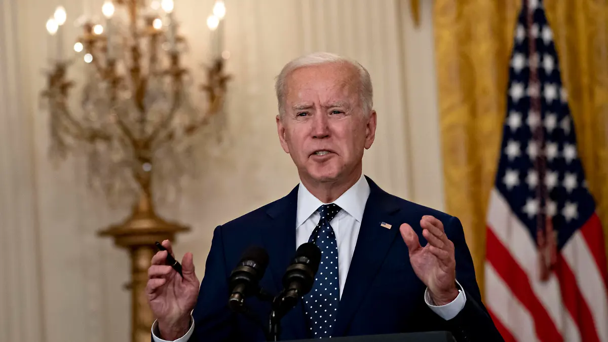  April 15, 2021, Washington, District of Columbia, USA: U.S. President Joe Biden speaks in the East Room of the White House in Washington, D.C., U.S., on Thursday, April 15, 2021. The Biden administration imposed a raft of new sanctions on Russia, including long-feared restrictions on buying new sovereign debt, in retaliation for alleged misconduct including the SolarWinds hack and efforts to disrupt the U.S. election Washington USA - ZUMAs152 20210415_zaa_s152_303 Copyright: xAndrewxHarrerx-xPoolxViaxCnpx