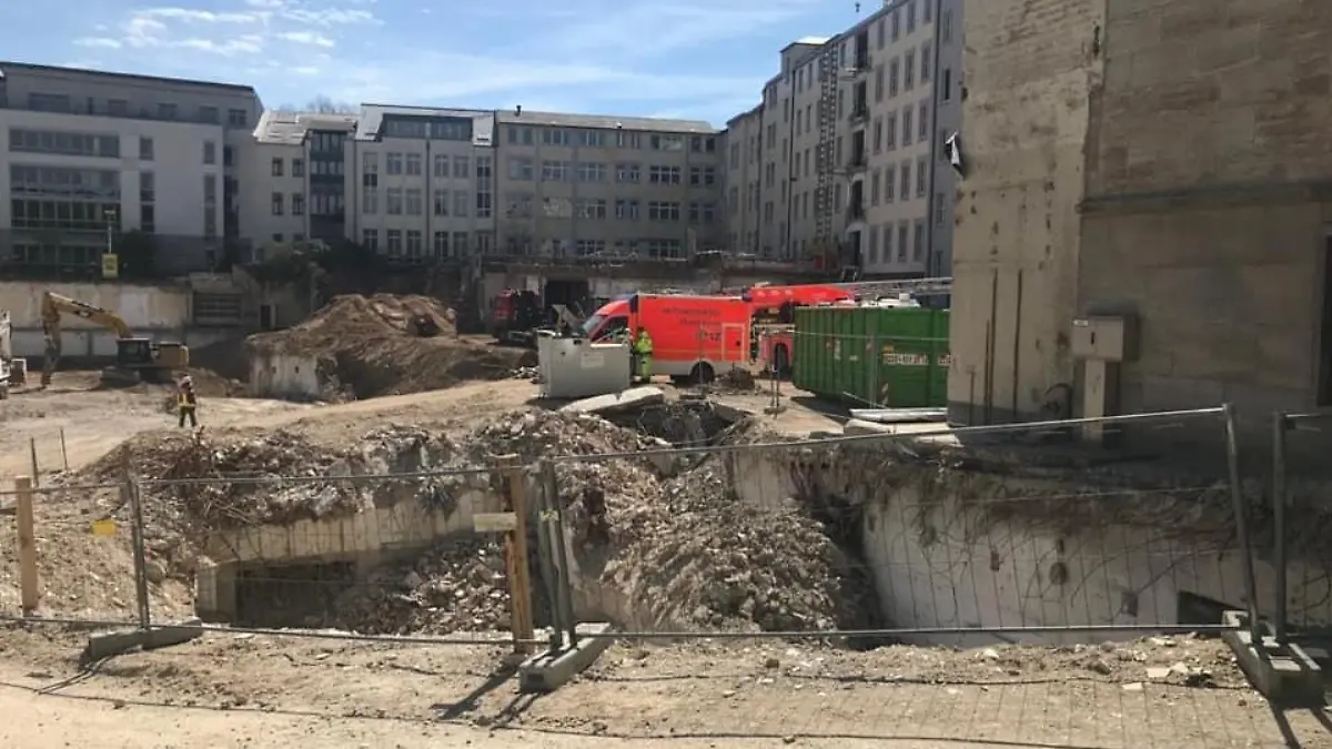 Bauarbeiter verschüttet.