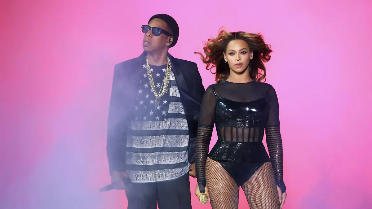 ©PHOTOPQR/LE PARISIEN ; © PHOTO / LE PARISIEN / FREDERIC DUGIT Musique Stade de France (St Denis 93) Concert de l'artiste américaine Beyoncé avec son mari Jay Z Beyonce and JAY Z perform during the Beyonce and Jay Z - On the Run tour at Stade De France on Friday, Sept. 13, 2014, in Paris, France