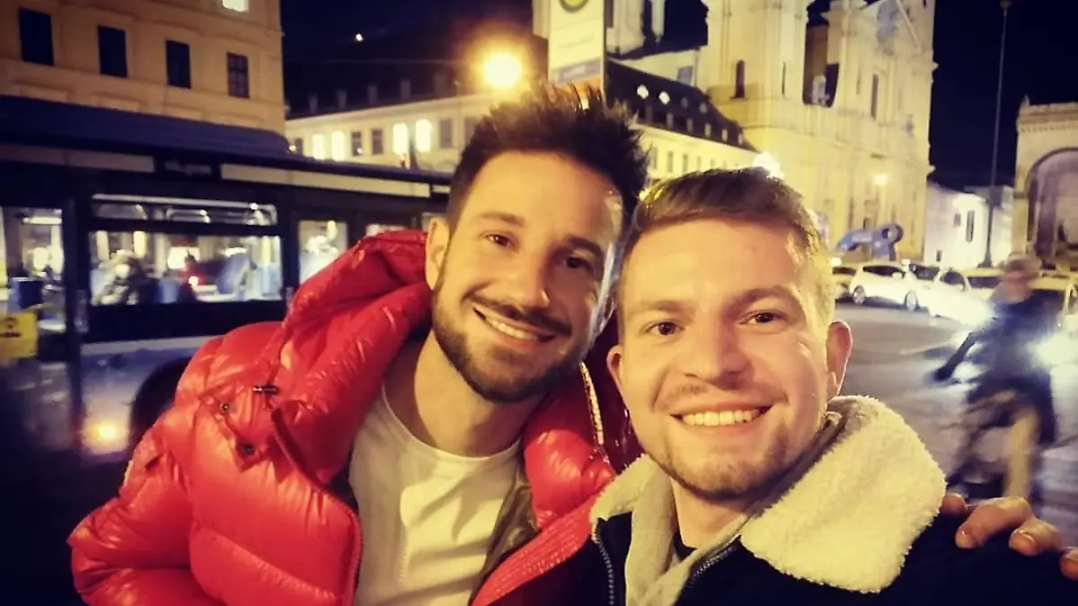 Henry Frömmichen machte ein Selfie mit 'Prince Charming' Alexander Schäfer.