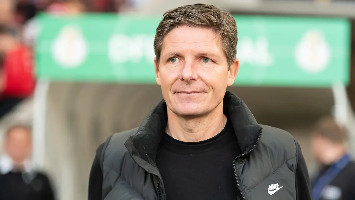 Vor Spielbeginn Oliver Glasner, Trainer Eintracht Frankfurt, Cheftrainer, VfB Stuttgart vs Eintracht Frankfurt, Fussball, Herren, DFB-Pokal, Halbfinale, Saison 22/23, GER, 03.05.2023, DFL/DFB REGULATIONS PROHIBIT ANY USE OF PHOTOGRAPHS AS IMAGE SEQUENCES AND/OR QUASI-VIDEO, VfB Stuttgart vs Eintracht Frankfurt, Fussball, Herren, DFB-Pokal, Halbfinale, Saison 22/23, GER, 03.05.2023 Stuttgart *** Before the start of the match Oliver Glasner, coach Eintracht Frankfurt, head coach , VfB Stuttgart vs Eintracht Frankfurt, football, men, DFB Pokal, semifinals, season 22 23, GER, 03 05 2023, DFL DFB REGULATES PROHIBIT ANY USE OF PHOTOGRAPHS AS IMAGE SEQUENCES AND OR QUASI VIDEO, VfB Stuttgart vs Eintracht Frankfurt, football, men, DFB Pokal, semifinals, season 22 23, GER, 03 05 2023 Stuttgart Copyright: xEibner-Pressefoto/WolfgangxFrankx EP_EER