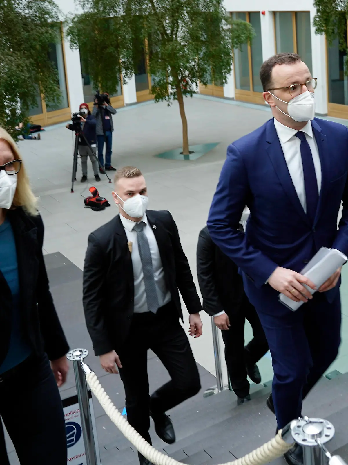  Bundespressekonferenz, Aktuelle Corona Lage Aktuell, 23.04.2021, Berlin, Bundesminister für Gesundheit Jens Spahn bei seiner Ankunft in der Bundespressekonferenz zum Thema Aktuelle Corona-Lage Berlin Berlin Deutschland *** Federal Press Conference, Current Corona Situation Current, 23 04 2021, Berlin, Federal Minister of Health Jens Spahn on his arrival at the Federal Press Conference on Current Corona Situation Berlin Berlin Germany