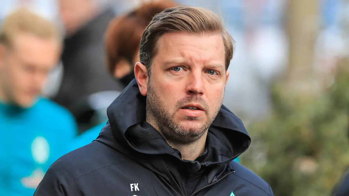  GER, 1.FBL, Werder Bremen Training / 25.04.2021, Trainingsgelaende am wohninvest WESERSTADION - Platz 4/5, Bremen, GER, 1.FBL, Werder Bremen Training Spielerersatztraining am Sonntag morgen nach der Niederlage bei Union Berlin Florian Kohfeldt Trainer SV Werder Bremen *** GER, 1 FBL, Werder Bremen Training 25 04 2021, Training ground at wohninvest WESERSTADION Platz 4 5, Bremen, GER, 1 FBL, Werder Bremen Training Player replacement training on Sunday morning after the defeat at Union Berlin Florian Kohfeldt Coach SV Werder Bremen nordphotoxGmbHxx/xStoever nph00401