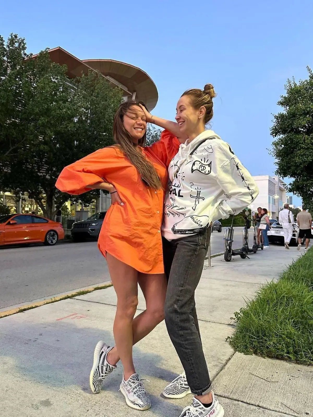 Lilly Becker und Alessandra Meyer-Wölden machen sie gemeinsam eine gute Zeit in Miami.