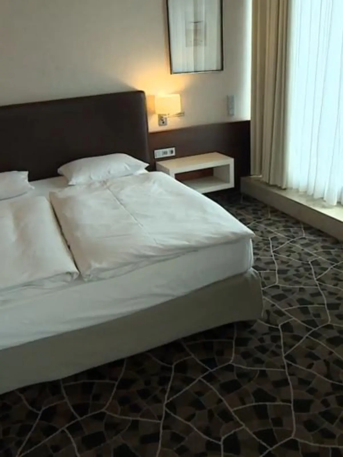 Bild zu: "Hotels weiter ohne Einnahmen"