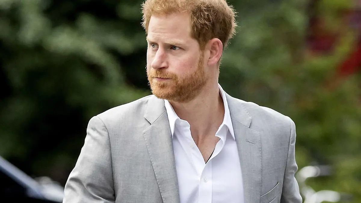 Prinz Harry soll sich am Geburtstag seiner Großmutter mit einer ganz besonderen Frau getroffen haben.